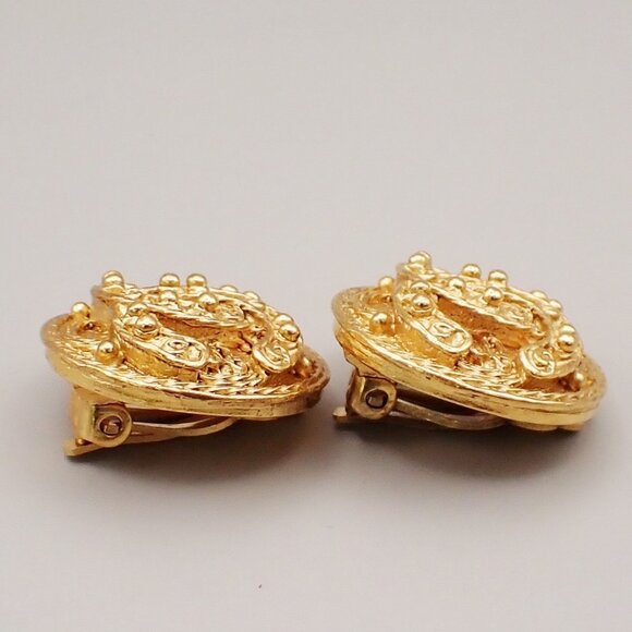CHANEL CC Logo Round Button Earrings 04A Clip-On Gold GHW France - Picture 4 of 12